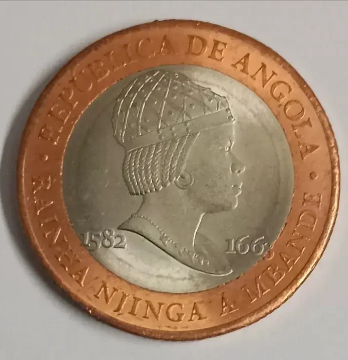 Angola 20 kwanzas 2014 bimetallic world coin