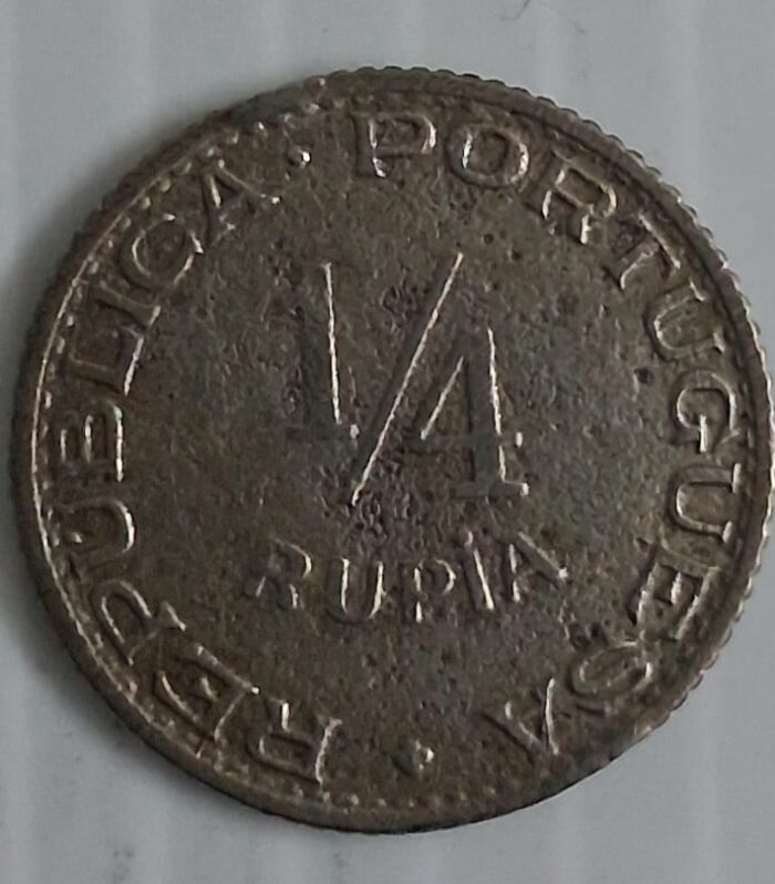 Portuguese India 1/4 Rupee coin 1947
