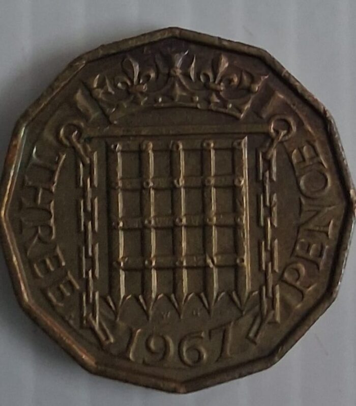UK 3 pence world coin 1967
